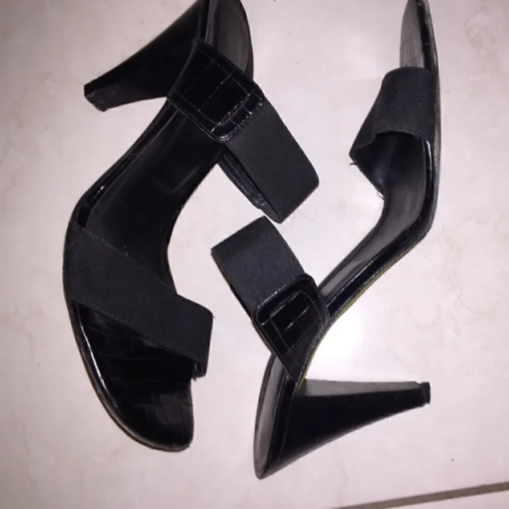 Donald j Pliner   Sandals
